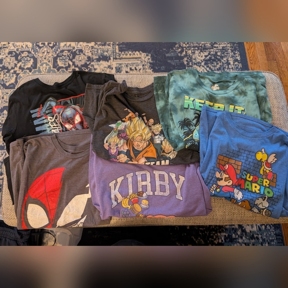 Graphic T Lot